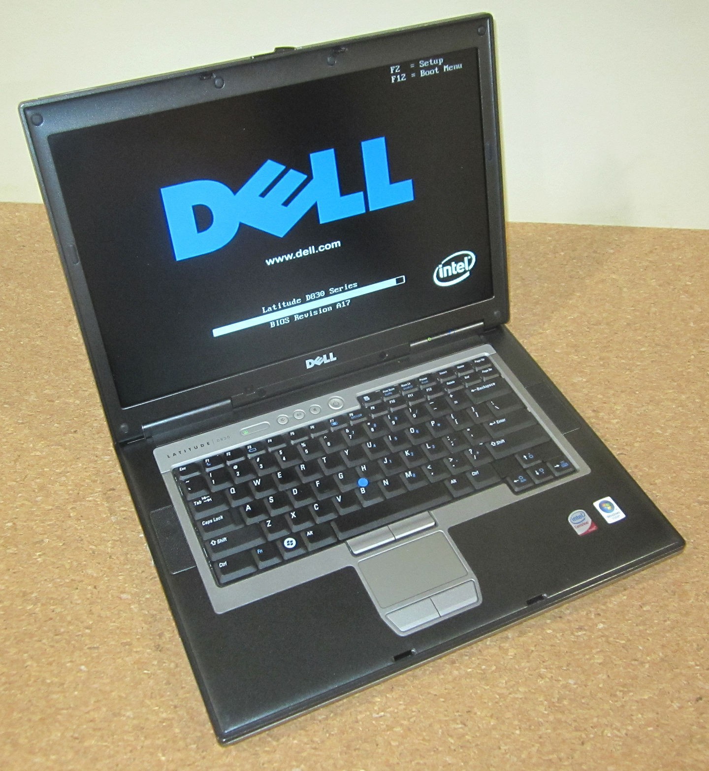 Win XP PERFECT Dell D830 T9300 4gb 15.4 256gb SSD NEW BAT DVD/RW Serial