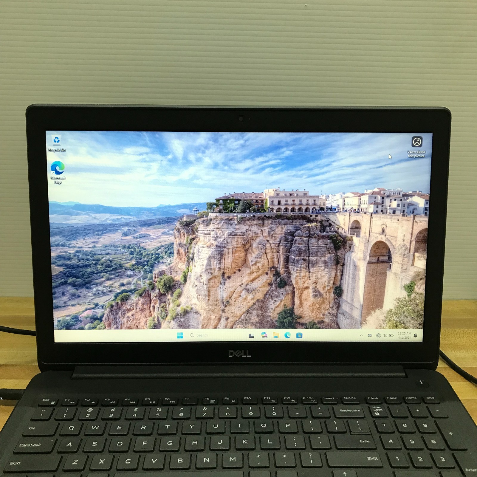 Dell Latitude 3500 15.6″ i5-8265u 1.6GHz 8GB RAM 256GB M.2 SSD (Windows 11 Pro)