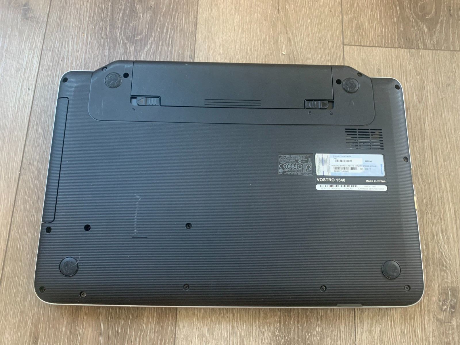 Dell Vostro 1540 15.6″ Core i3 M370 2.40GHz 3GB RAM 500GB HDD Win 10 Pro