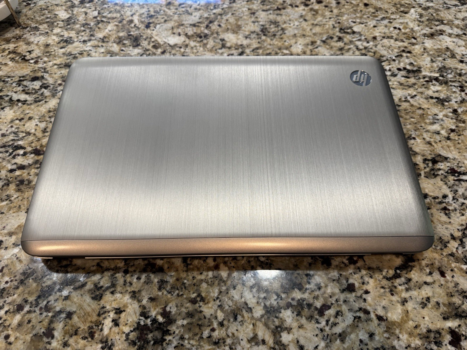 HP DV7- 6c23ci 17.3″ Notebook 6GB RAM AMD A8-3520M with Radeon HD 1.60GHz