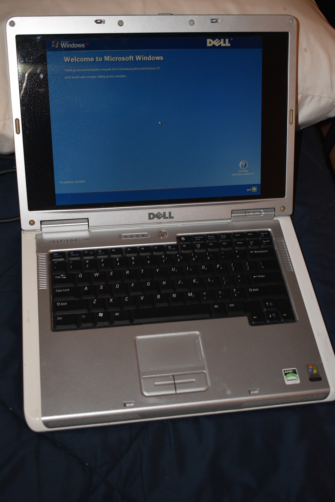 Dell Inspiron 1501 Laptop Mobile AMD Sempron 3500+ 1GB Ram 60GB HDD Windows XP