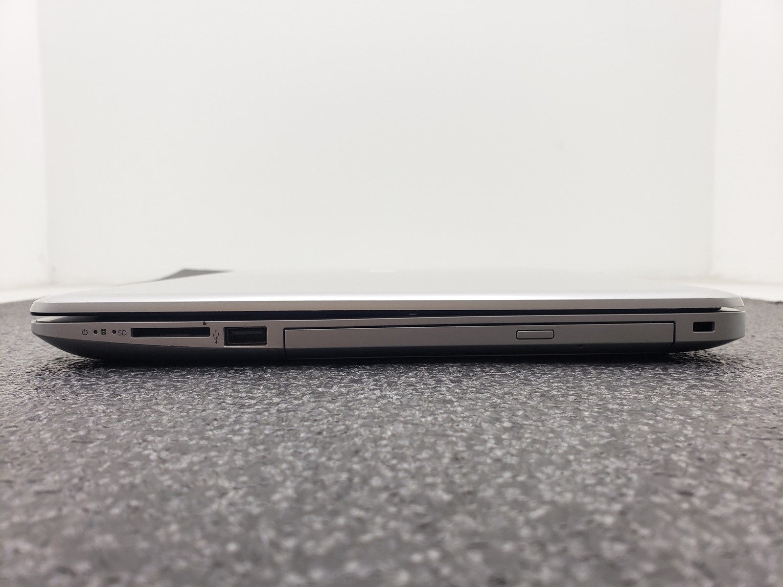 HP 15-da0014dx Touch Laptop Intel Core i5-8250U 12GB RAM 128GB SSD Win 11 Home .