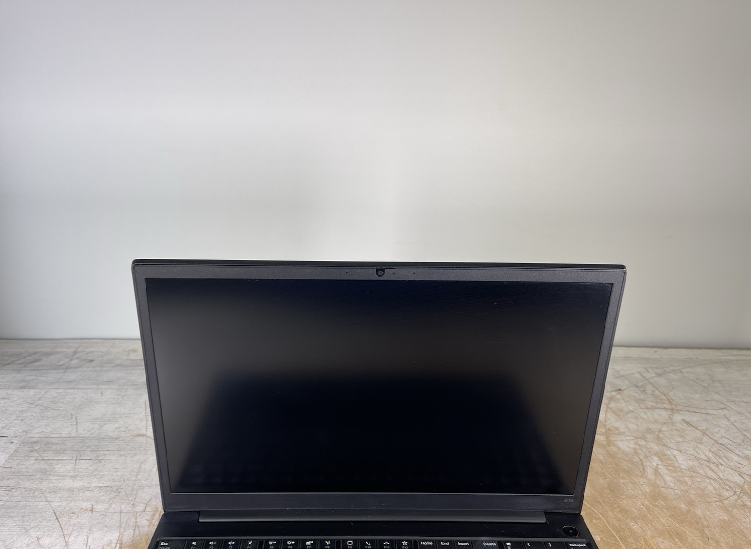 LENOVO THINKPAD E15 GEN 2 i5-1135G7 @ 2.40GHz, NO RAM/NO HDD/OS – (FOR PARTS)