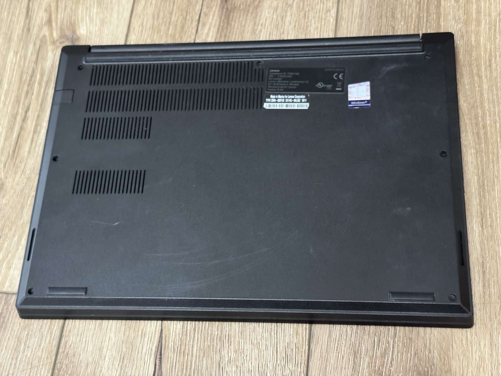 Lenovo ThinkPad E14 Gen 1 14″ FHD i5-10210U 8GB RAM 128GB SSD Win 11 Pro 64-bit