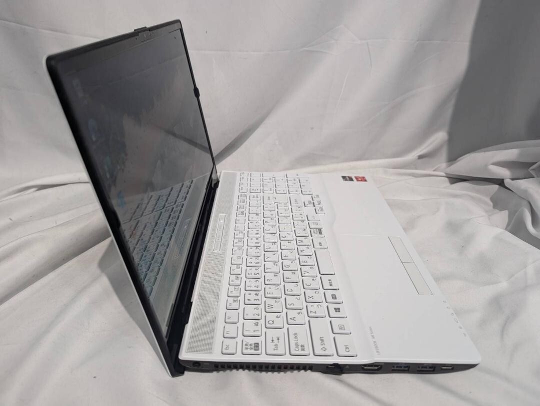 NEC Lavie VEGA Ryzen 7 3750H 15.6″ FHD IPS 8GB RAM 256GB SSD Used w/ AC