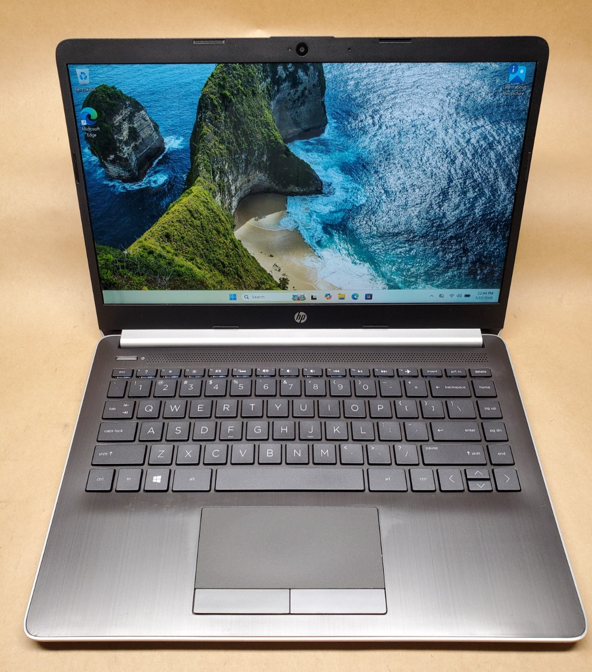 HP 14-df0023cl 14″ FULL HD, i3-8130U 2.2GHz, 8GB RAM, 128GB SSD M2, WINDOWS 11