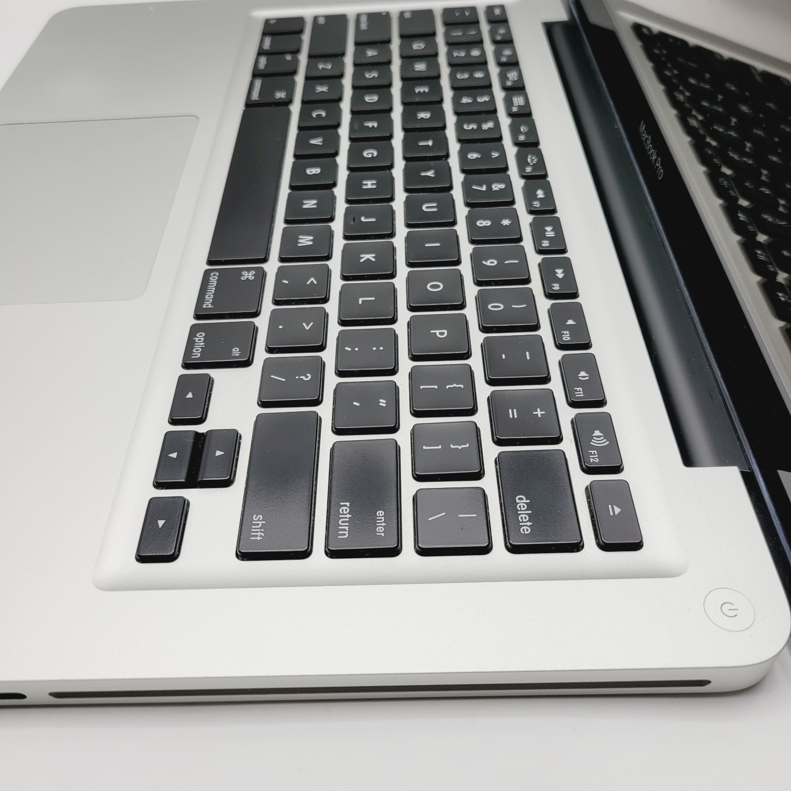 MacBook Pro A1278 Core i5-3210M 2.5GHz 4GB RAM No HDD 13″ FOR PARTS