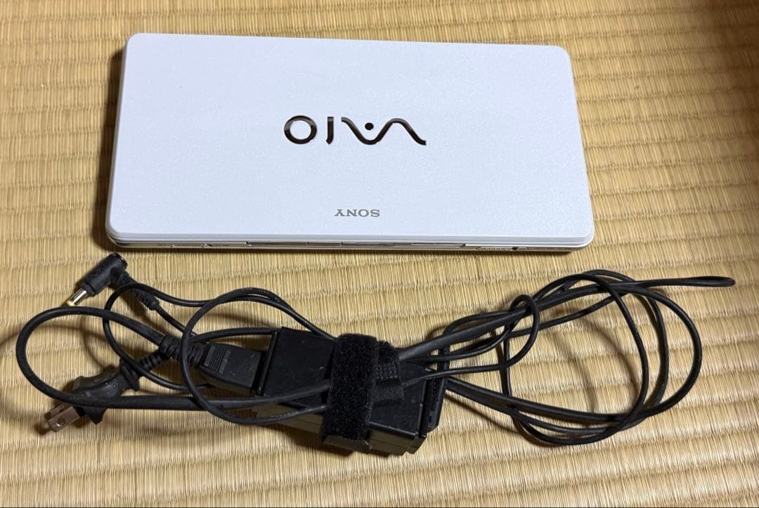 SONY VAIO P VGN-P70H/W Atom Z520 2GB HDD 60GB 8″ Win Vista Ultra Portable