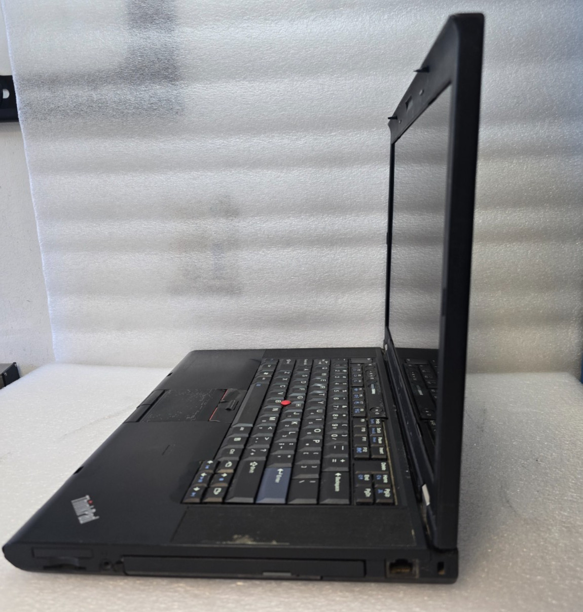 Lenovo ThinkPad T520 15.6″ Display Intel Core i5-2540M 2.6 GHz 4GB RAM Laptop