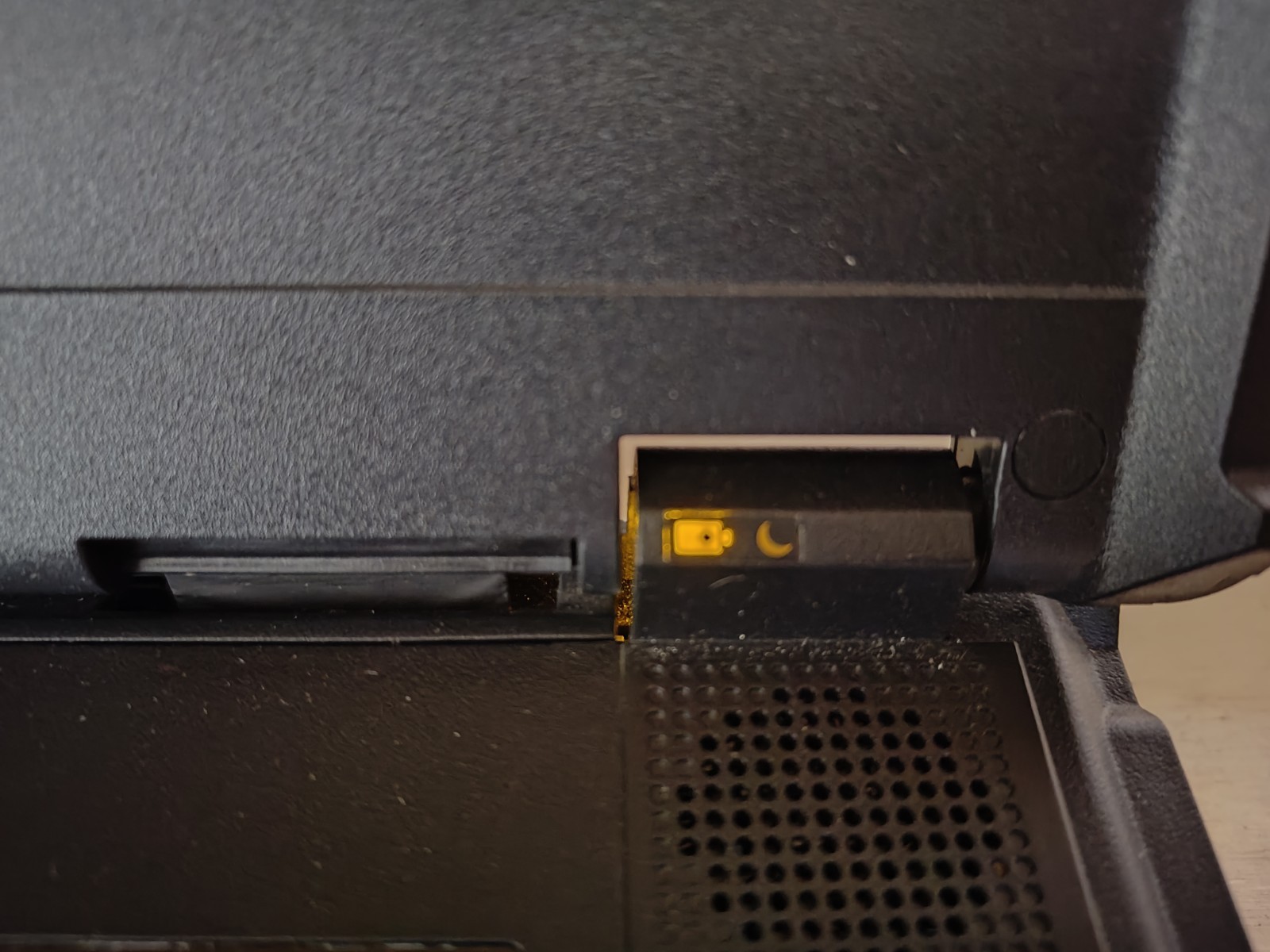 IBM Thinkpad A20m – For Parts/Repair, No Power – Celeron 500MHz, 64MB RAM – 2000