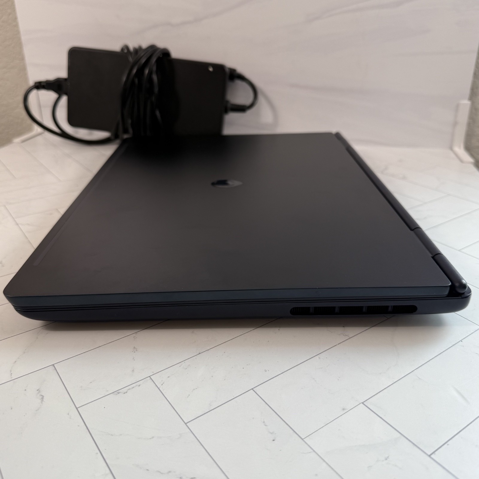Alienware 16 Aurora AC16250 Intel 7 240H 32 GB 1 TB NVIDIA GeForce RTX 5060 #AW