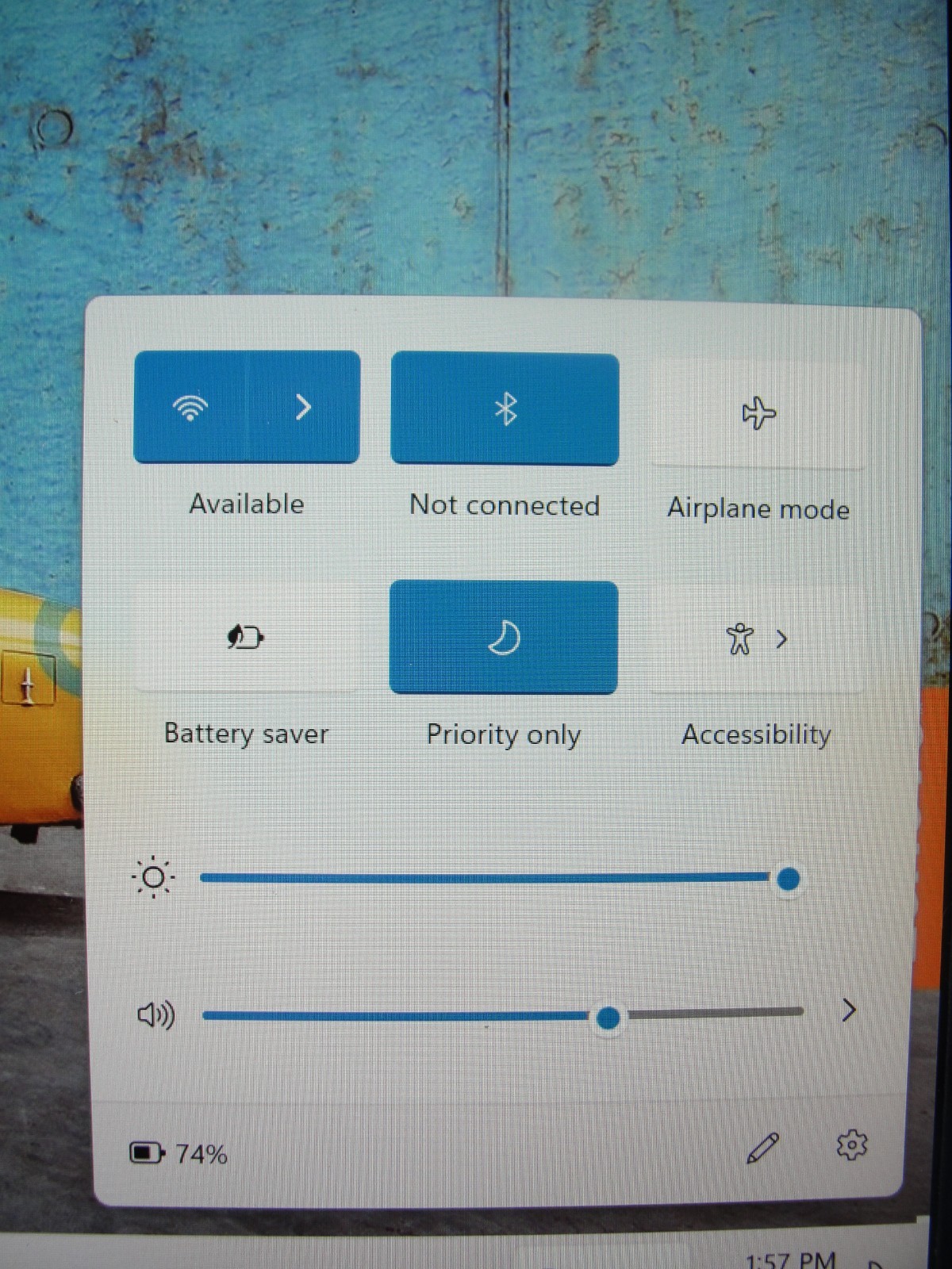 Lenovo IdeaPad 520S-14IKB 14”FHD i5-8250U 1.6GHz 8GB 1TB HDD Win11 Home+Charger