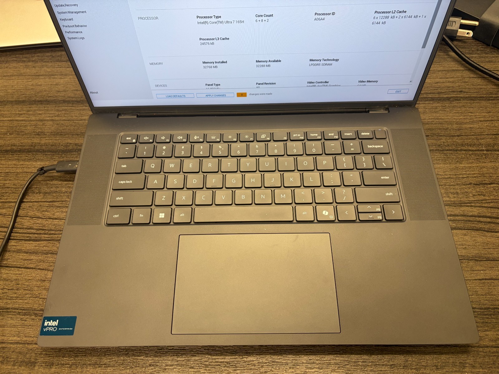 Dell Precision 5690 Ultra 7 32GB 512GB SSD 16″ Win11 ProSupport Plus 9/2028