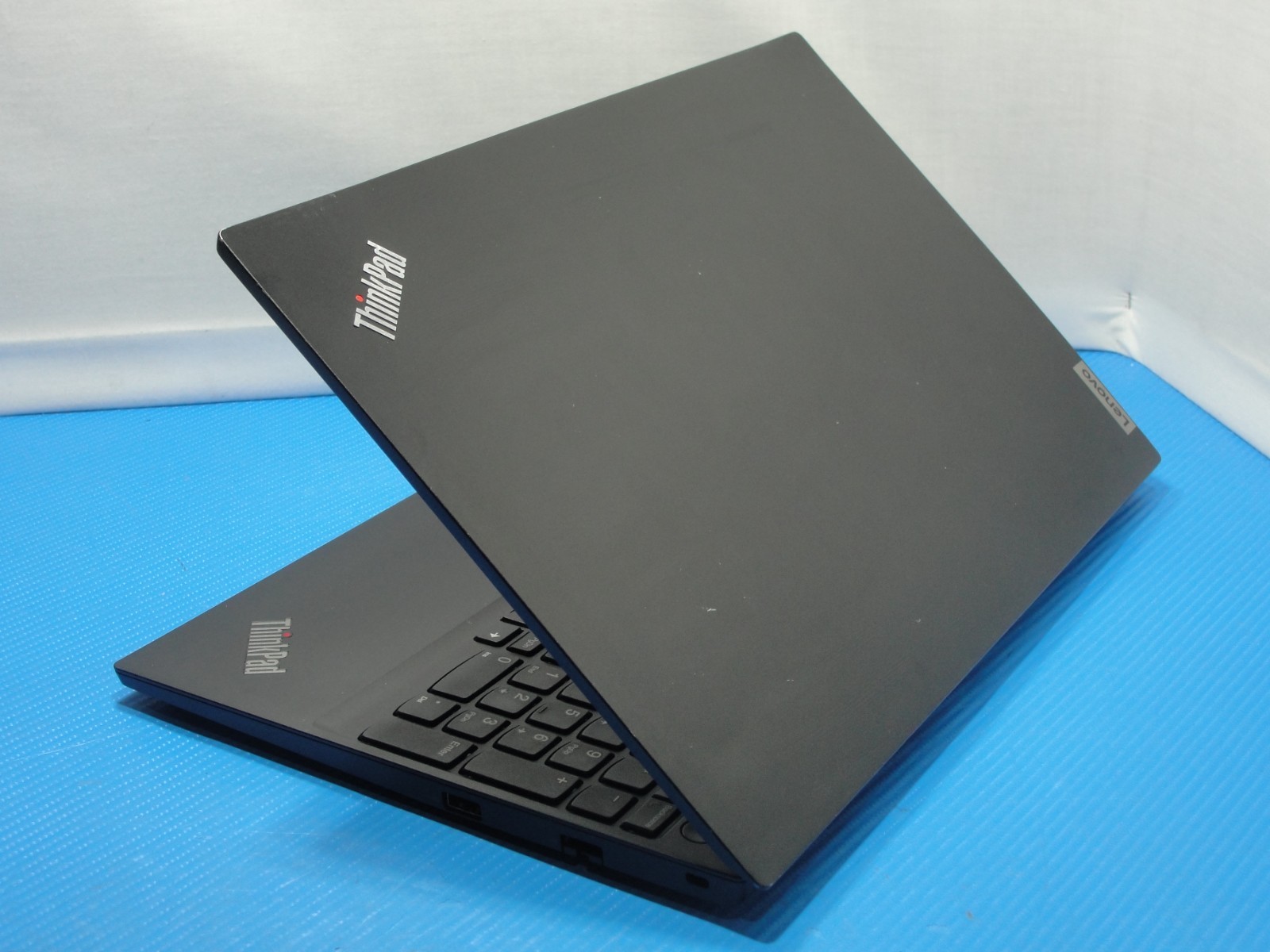 Lenovo ThinkPad E15 Gen 2 15.6″FHD Intel i5-1135G7 2.4GHz 32GB 256GB SSD W11P+PA