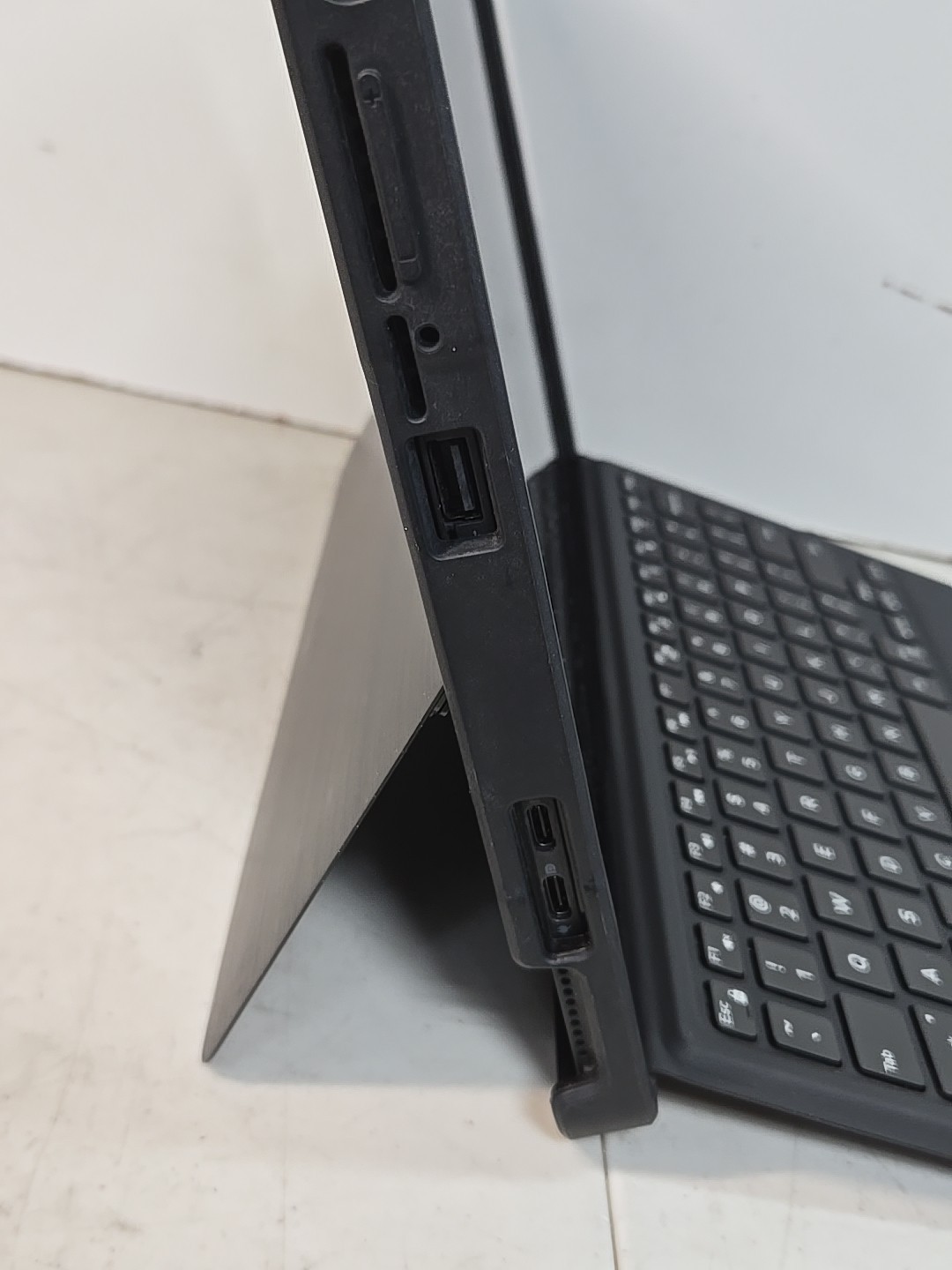 Dell Latitude 5290 2-in-1 i5-8350U 1.7GHz 8GB RAM 128GB SSD Win11