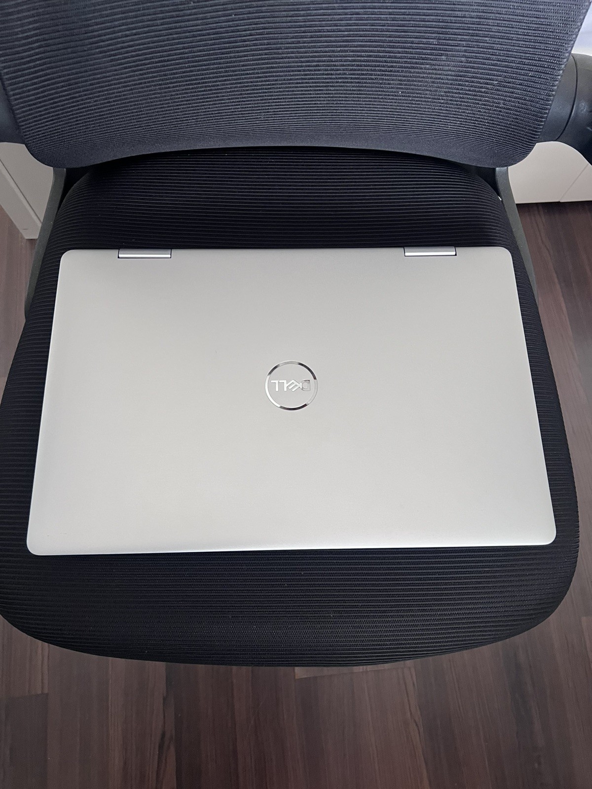 Dell Inspiron 2in1 7786 17.3 Touch Gaming Laptop i7-8565/GeForce MX250/16GB/512G