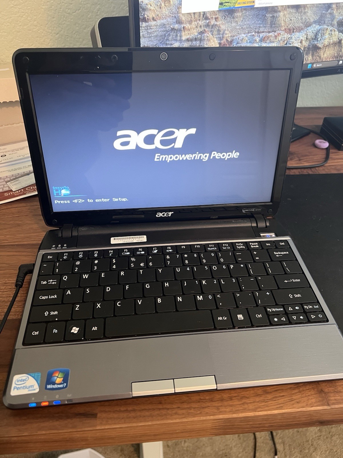 Acer 1810TZ Laptop Excellent Condition, Includes Power adapter. OS NOT loaded