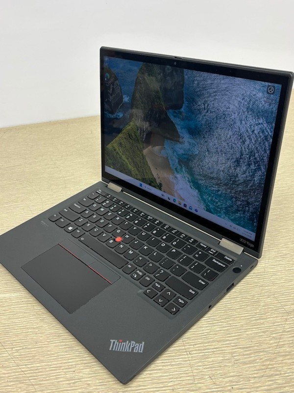 Lenovo ThinkPad X13 Yoga Gen 2 i5-1145G7 16GB 256GB SSD W11P -screen bezel issue