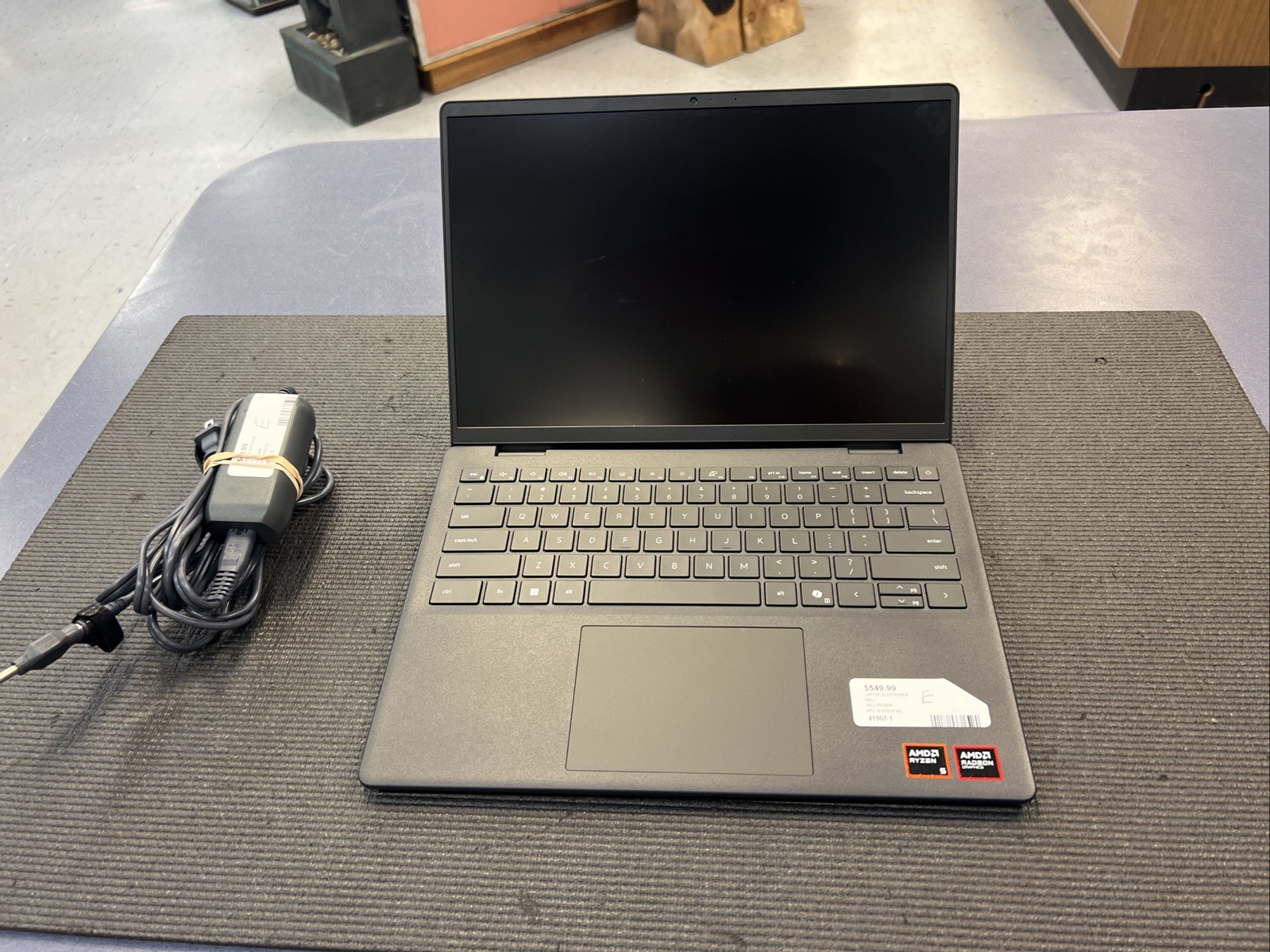 Dell Pro 14 Essential PV14255