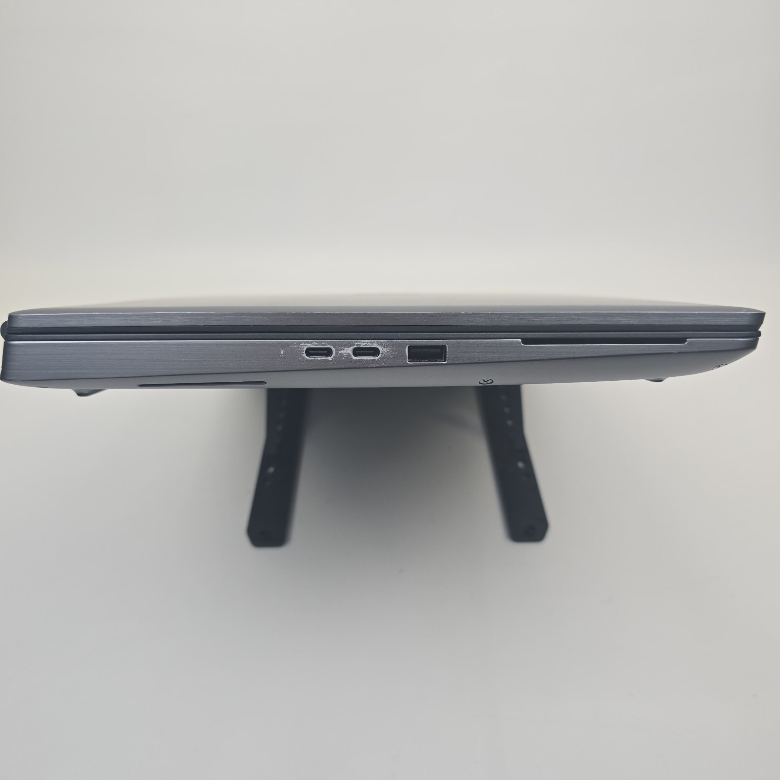 Dell Precision 7760 FHD Xeon W-11855M 64GB 1TB Intel UHD NO OS/AC