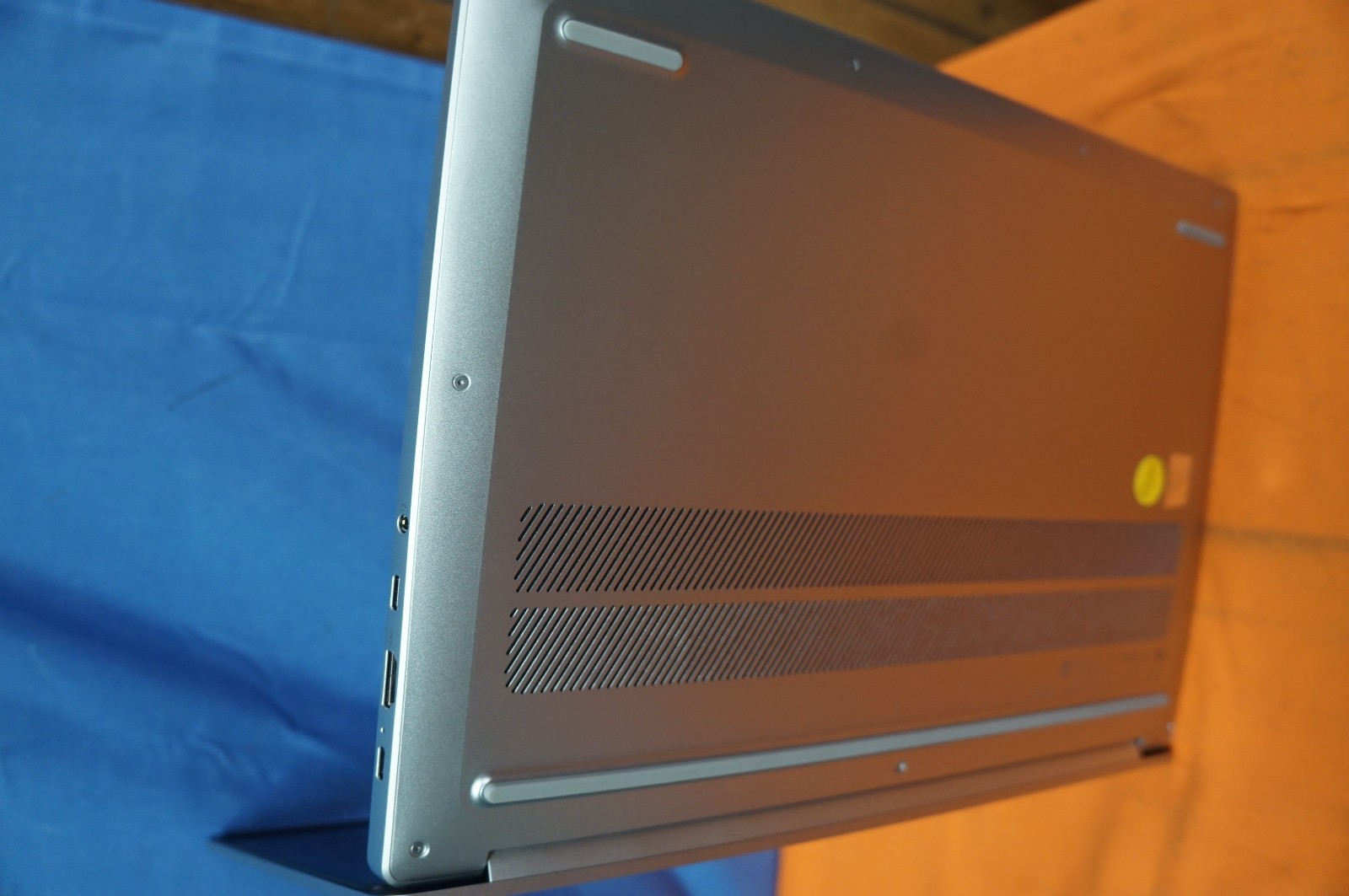 Lenovo Ideapad Slim 5i 16″ Laptop Intel Core 5 120U 16GB 512GB SSD HD