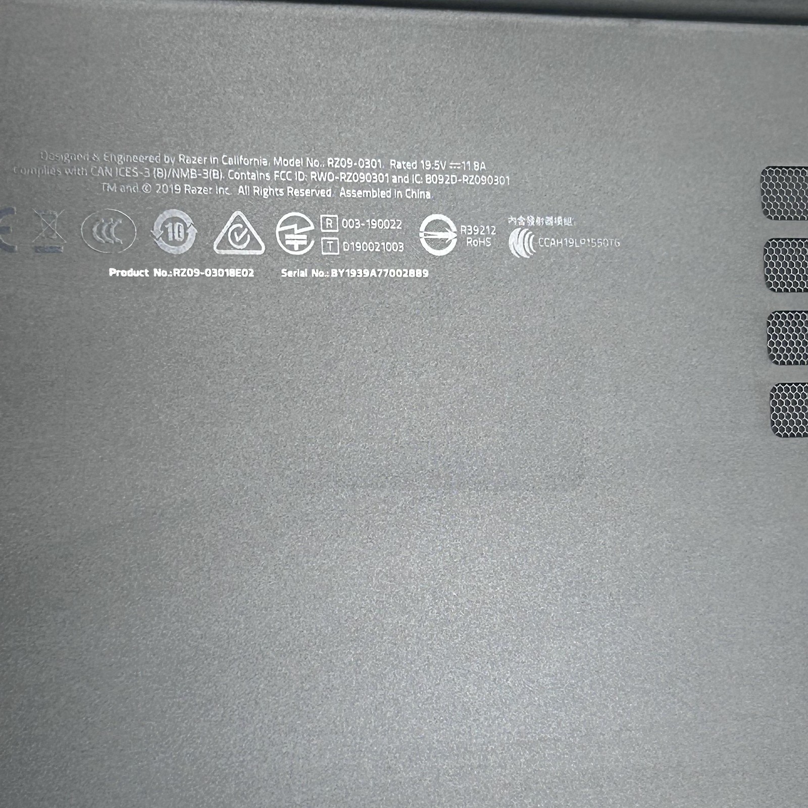Razer Blade 15 Advanced 240Hz FHD i7-9750H 2.60GHz 16GB 2TB SSD RTX 2080 Max-Q