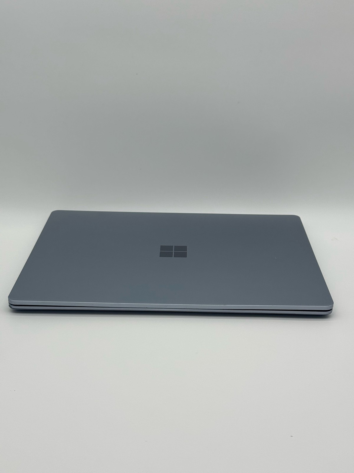 Microsoft Surface Laptop DAG-00001 Intel Core i5 8GB RAM 256GB Platinum