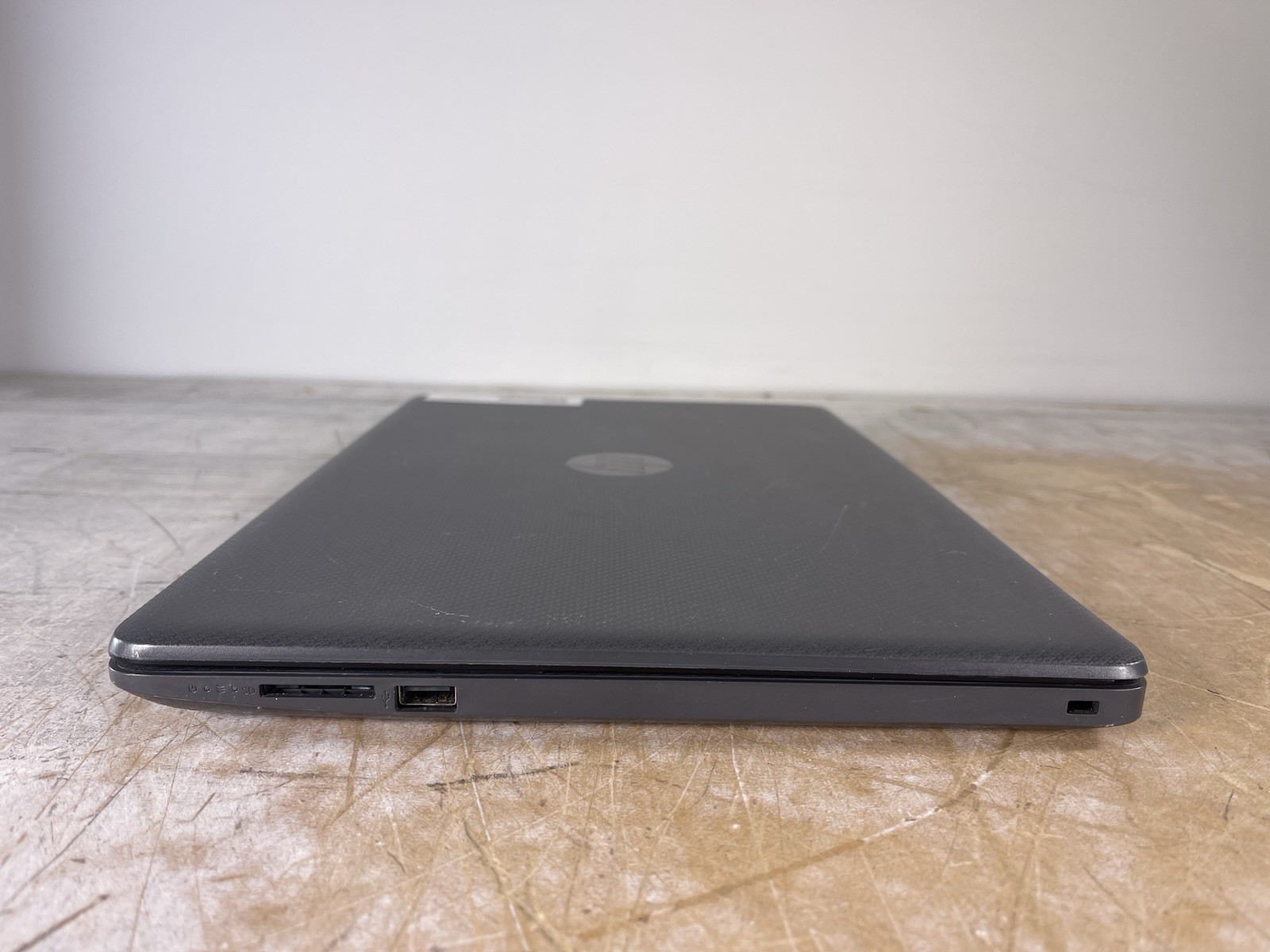 HP 250 G7 i5-1035G1 @ 1.0GHz, 16GB RAM, NO HDD/OS – (FOR PARTS)