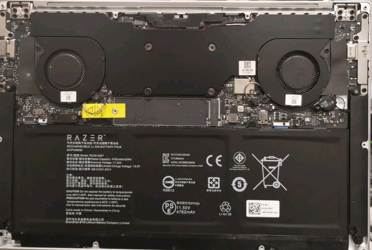 Razer Book 13 2020 RZ09-0357 13.4″ Laptop 11th Gen 16GB For Parts *AS IS*