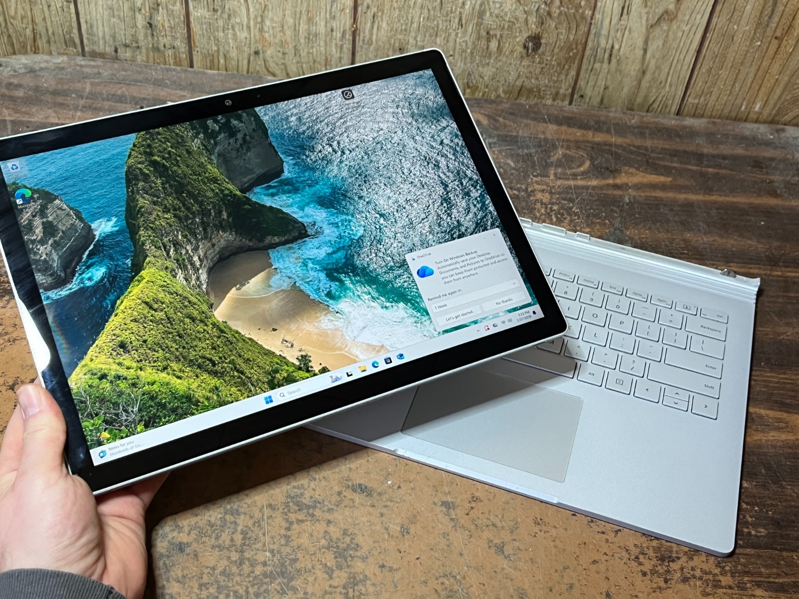 Microsoft Surface Book 2 13.5” | i5-7300U | 8GB RAM | 256GB SSD | Win 11