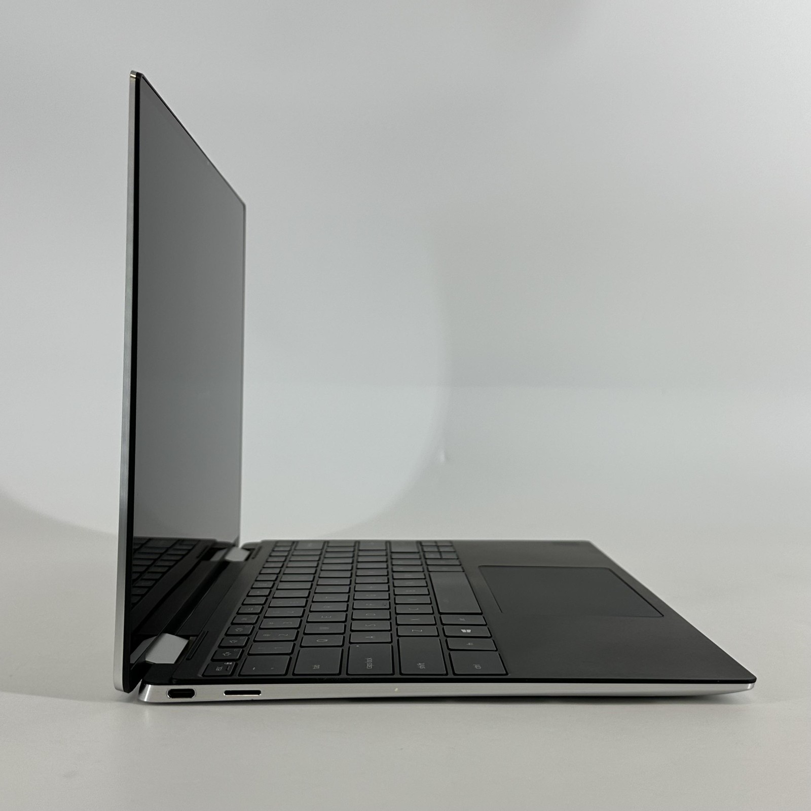 Dell XPS 13 7390 (2-in-1) FHD+ TOUCH i7-1065G7 1.30GHz 16GB 256GB SSD Very Good