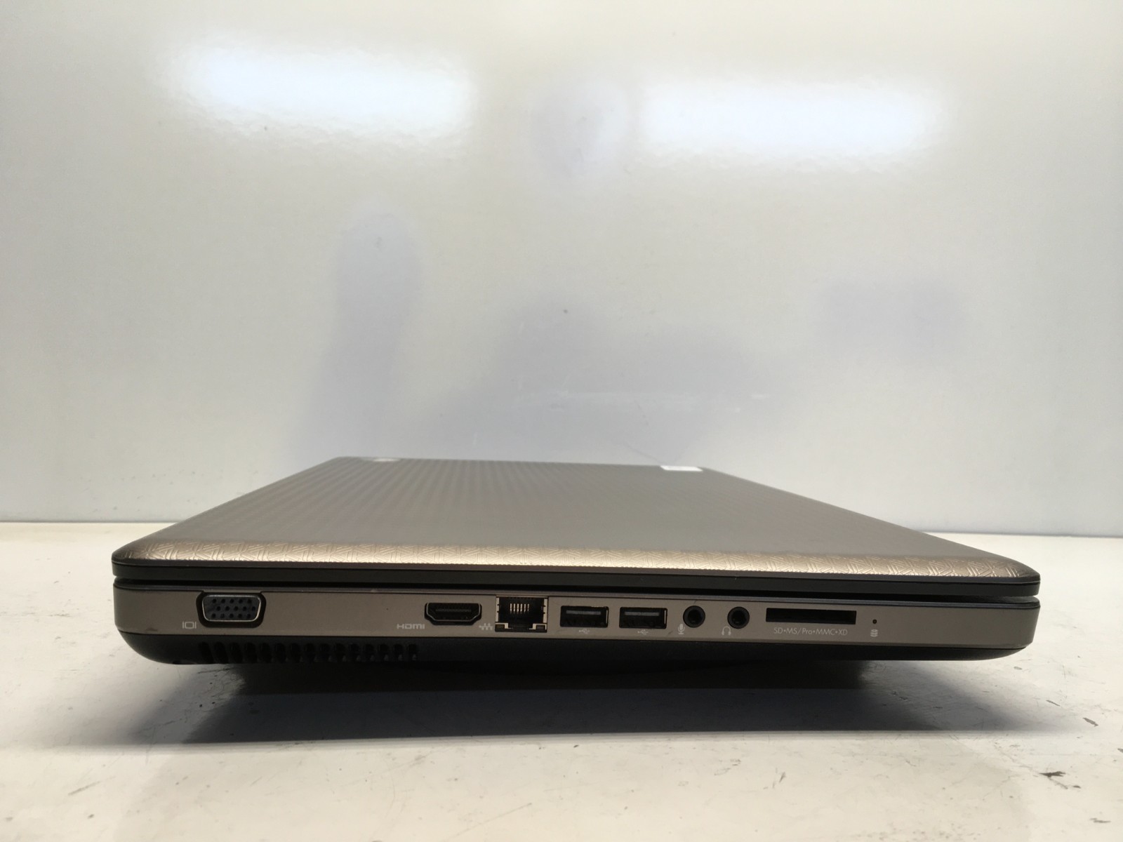 HP G72-B66US Intel i3-M370 2.4GHz 4 GB NO HDD No Batt