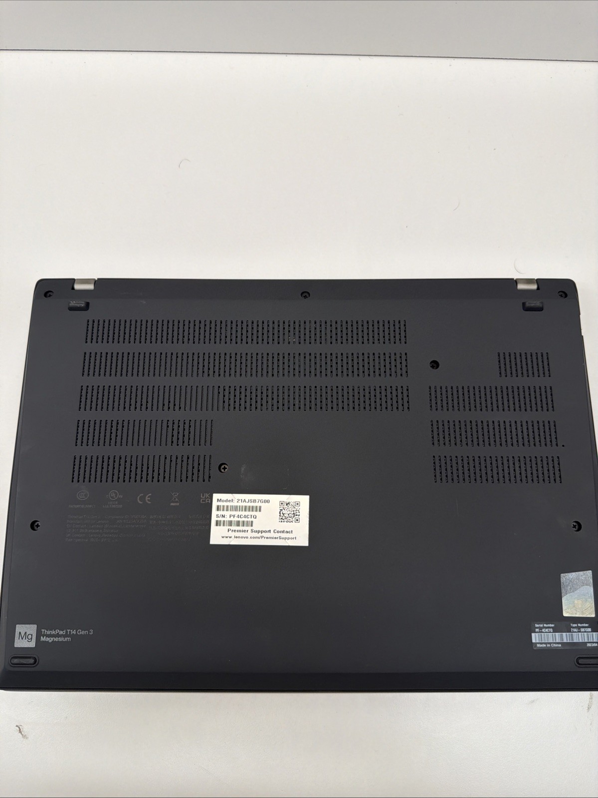 Lenovo ThinkPad T14 Gen 3 (512 GB SSD, 48 GB RAM, i7 12th Gen, Windows 11 Pro)