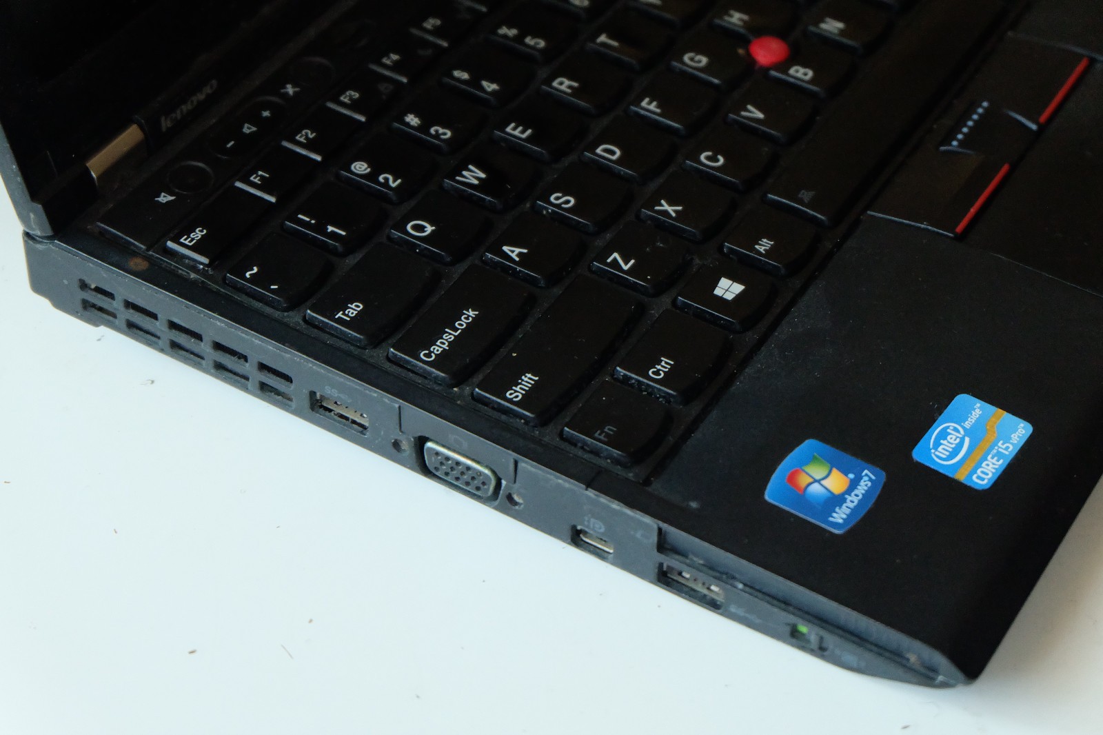 Lenovo ThinkPad X230 i5-3320M / 8 GB / 0HD [POOR COSMETIC SHAPE]