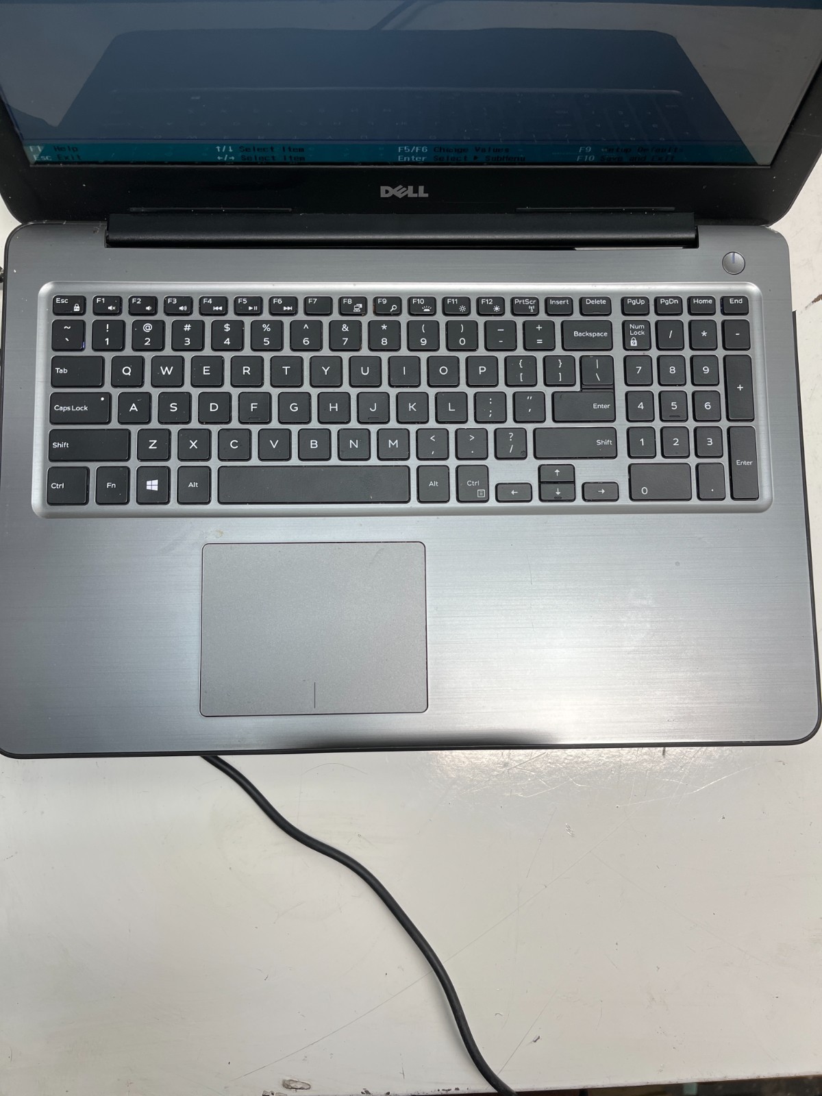 Dell Inspiron 5565 AMD FX-9800P Radeon R7 2700 MHz 16GB 500GB SSD Windows 10