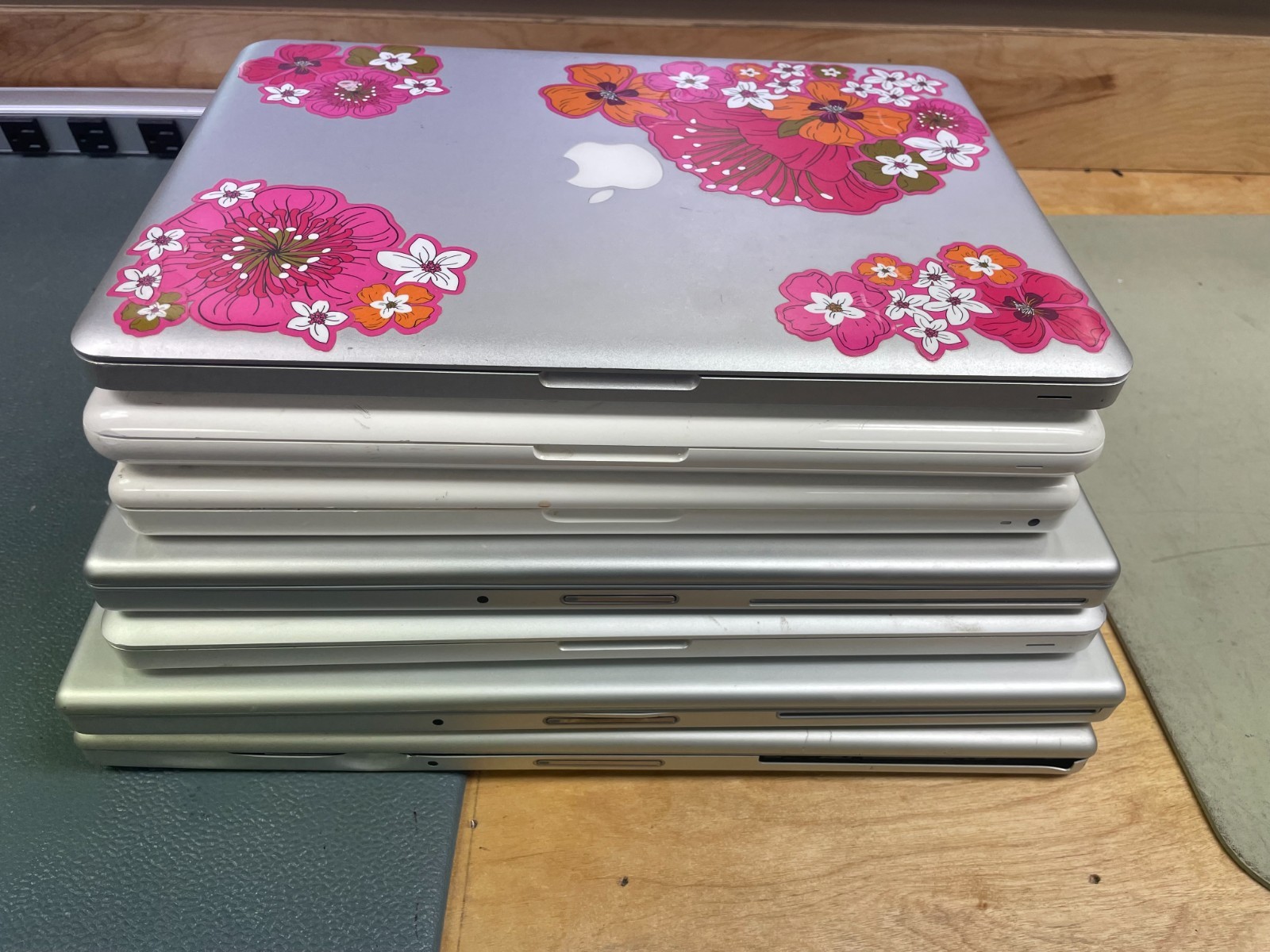 Lot 7 Misc Apple Macbooks AS IS A1229, A1181, A1278, A1286, A1211, A1251, A1286