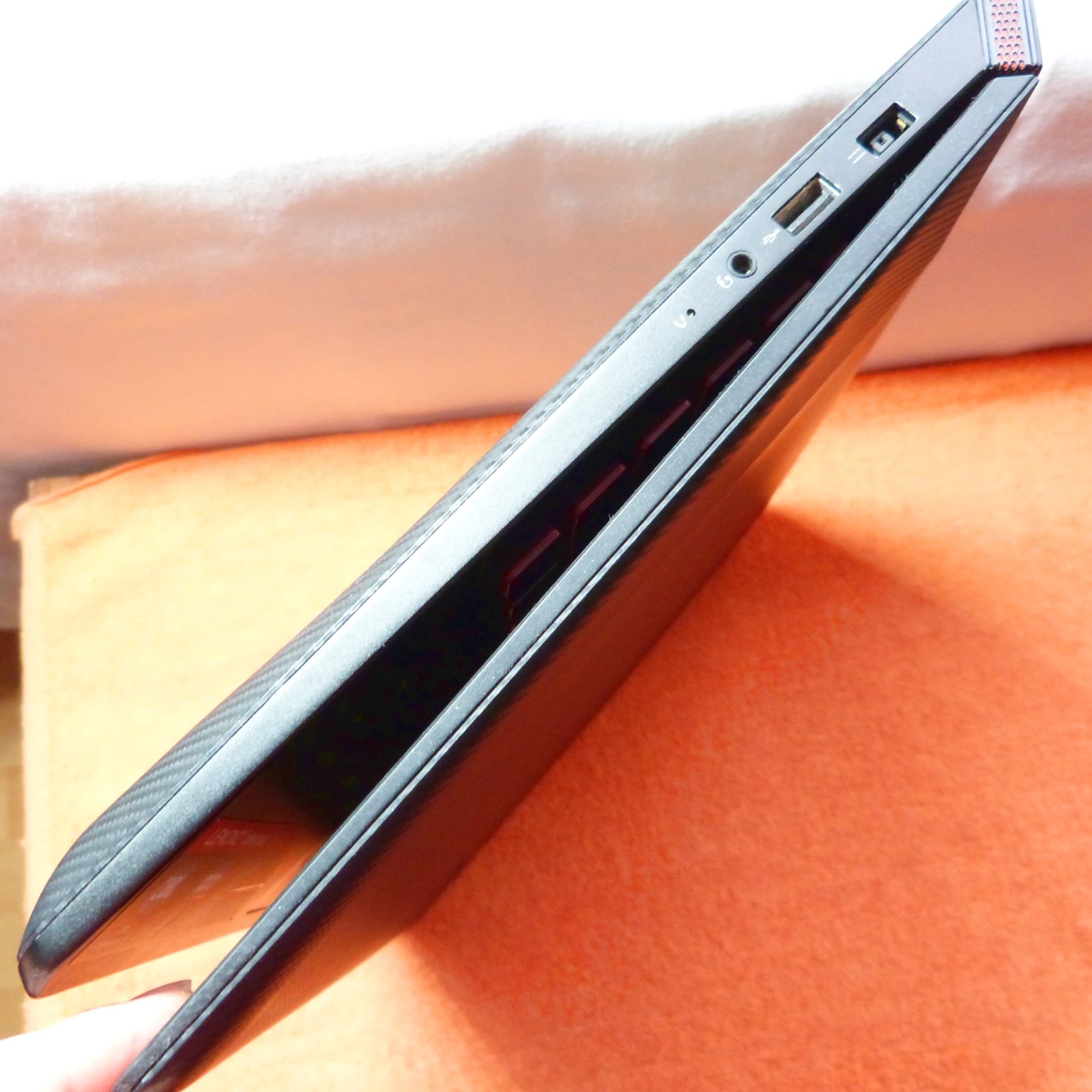 Lenovo Y700 14″ JBL SOUND l GAMING METAL QUAD i7 l 16GB RAM NEW Windows 11