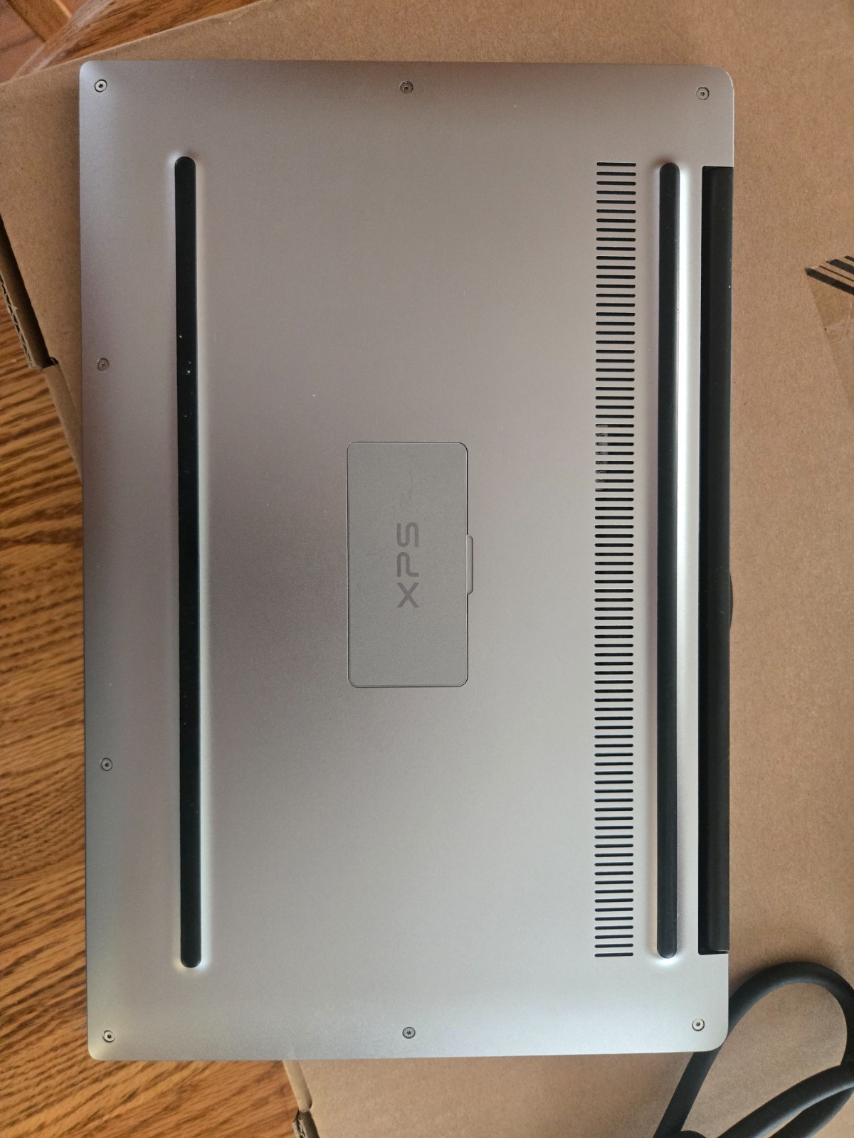 Dell XPS 13 9350 signature edition, 13.5″ full HD display with webcam, silver