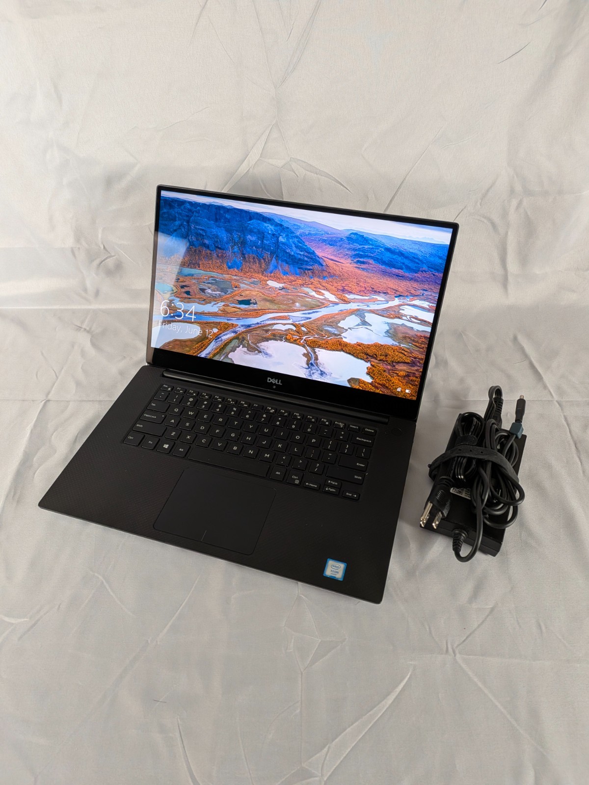 Dell Precision 5530 UHD 4K Touch E-2176M 32GB 1TB SSD P2000 Backlit KB