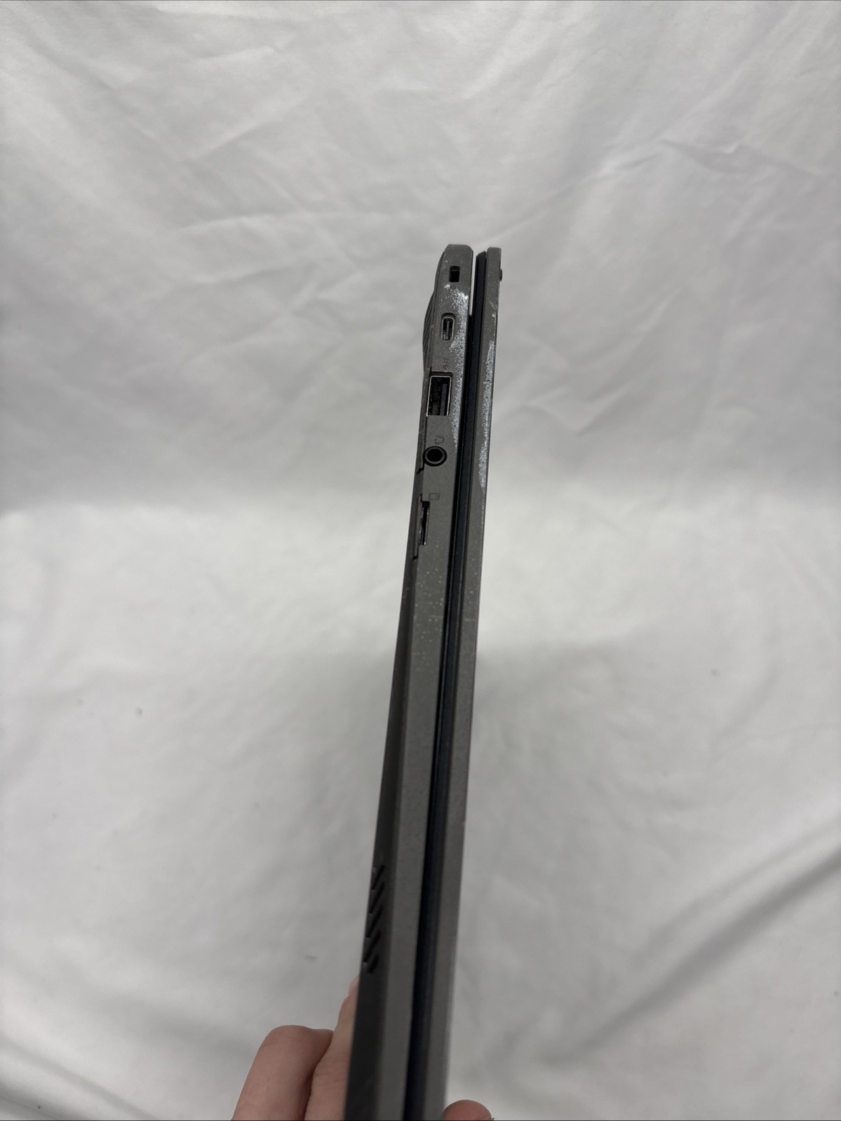 ASUS Chromebook CM14 14″ FHD Laptop MediaTek Kompanio 520 4GB RAM 64GB eMMC