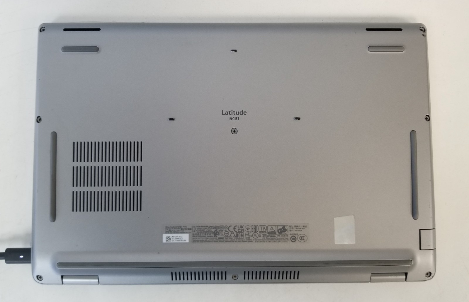 Dell Latitude 5431 14″ Intel i7-1270P 16GB DDR5 NO HDD NO OS