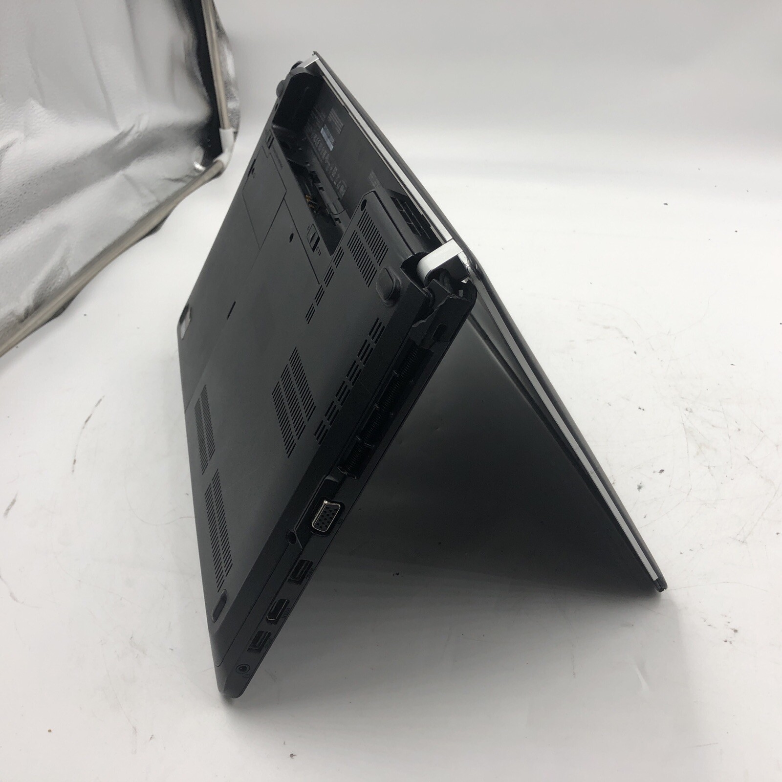 Lenovo Thinkpad E440 Laptop i3 Unknown RAM/HDD/OS Plastic Damage (FOR PARTS)
