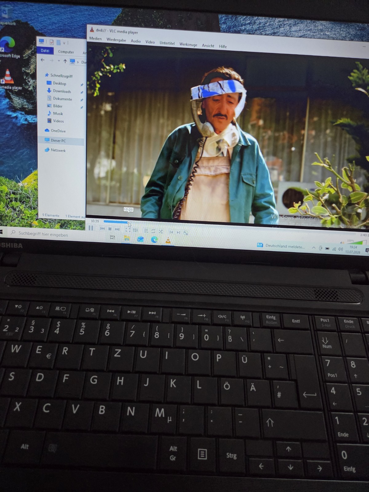 Toshiba Satellite C50D-A-13Y | AMD Quad-Core | 4GB RAM | SSD | Windows 10