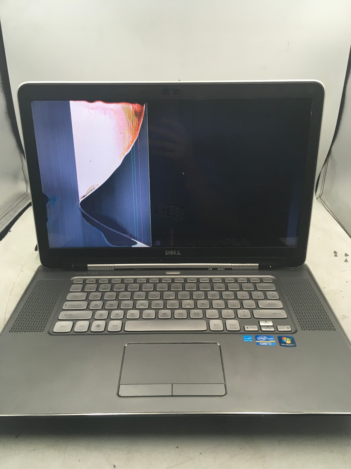 DELL XPS 152 – FOR PARTS/BAD LCD – INTEL i7-2620M – NO RAM – 15″ – READ DESC -BB