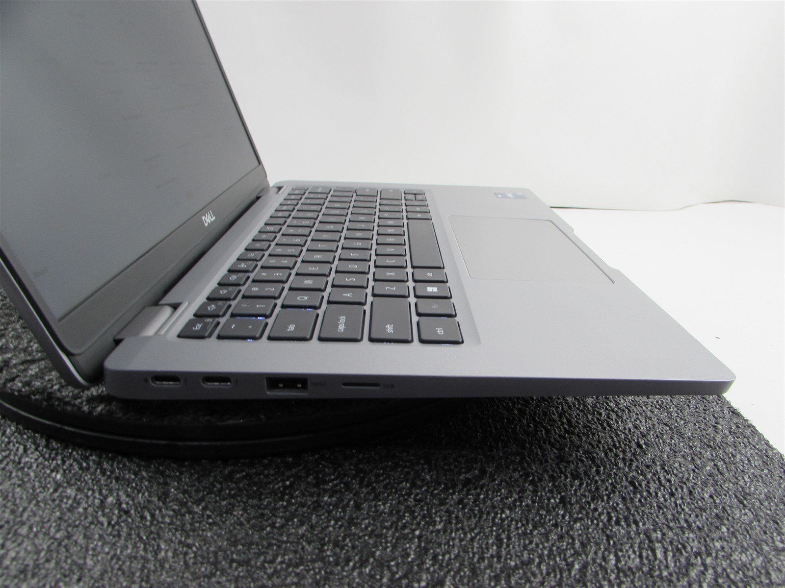 DELL LATITUDE 5330 FHD TOUCHSCREEN I5-1245U 10 CORE 512GB SSD 16GB RAM NO O.S
