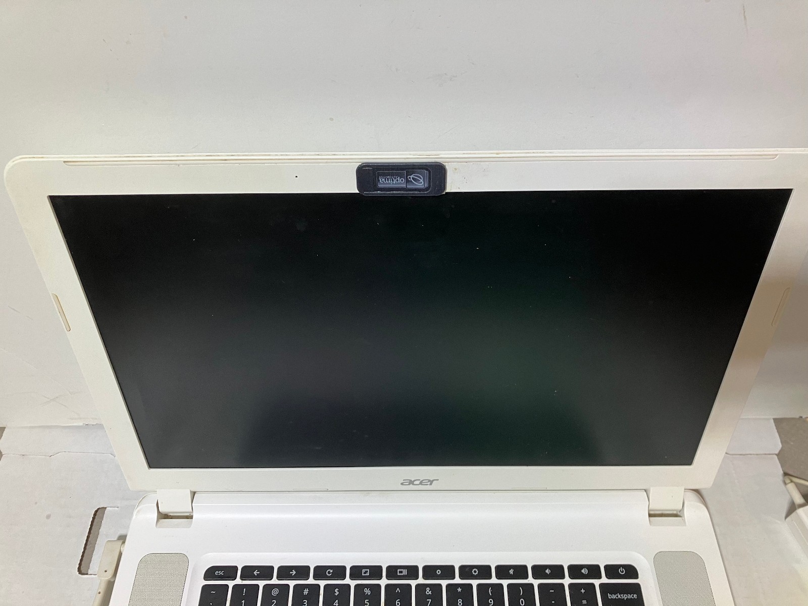Acer Chromebook 15, 15.6″ Intel Celeron 3215U, CB5-571-C5XU with cord