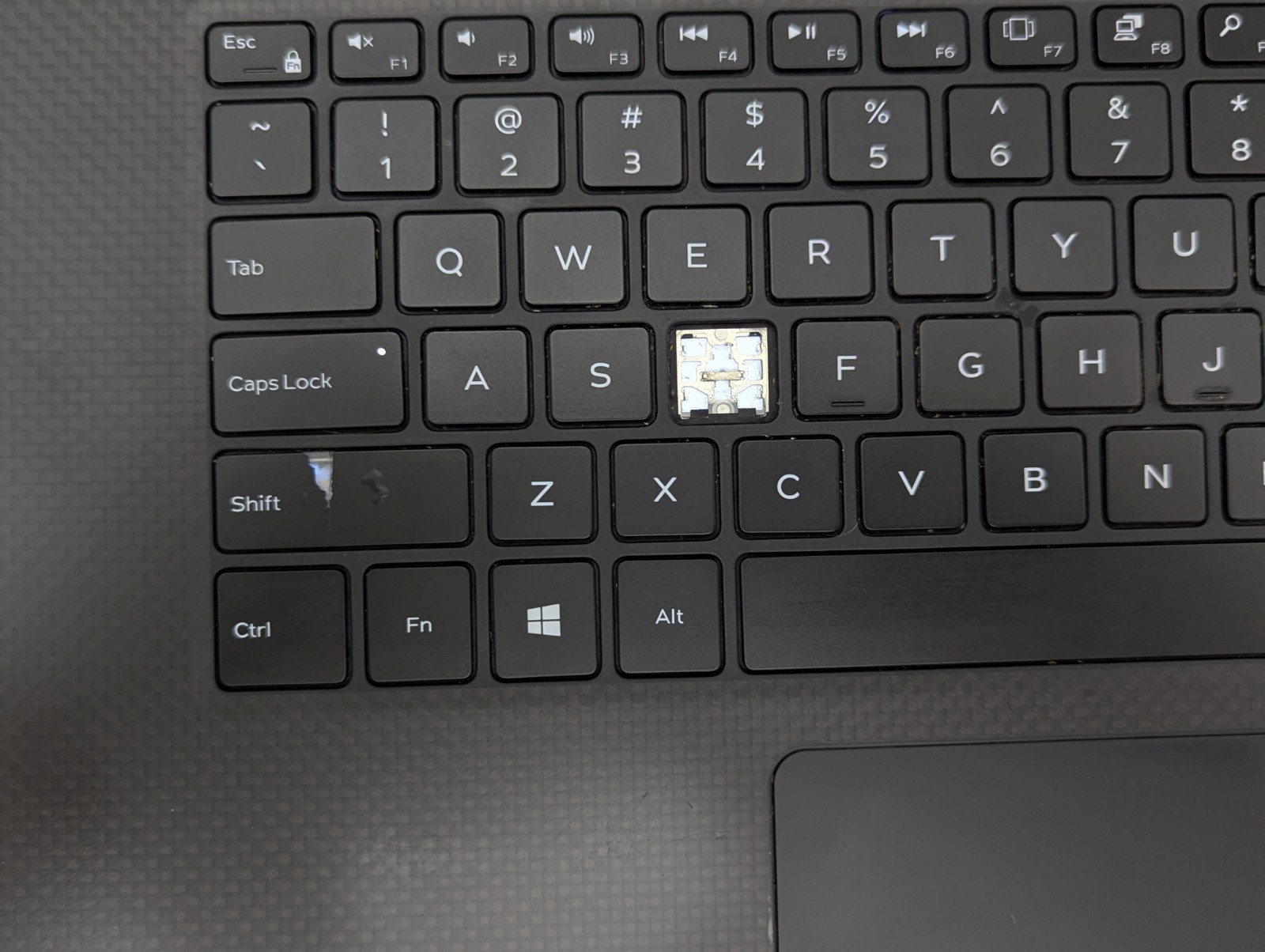 Incomplete Dell XPS 15 9575 15.6″ 4K Touch Laptop i7-8705G 3.10GHz 16GB RAM Vega
