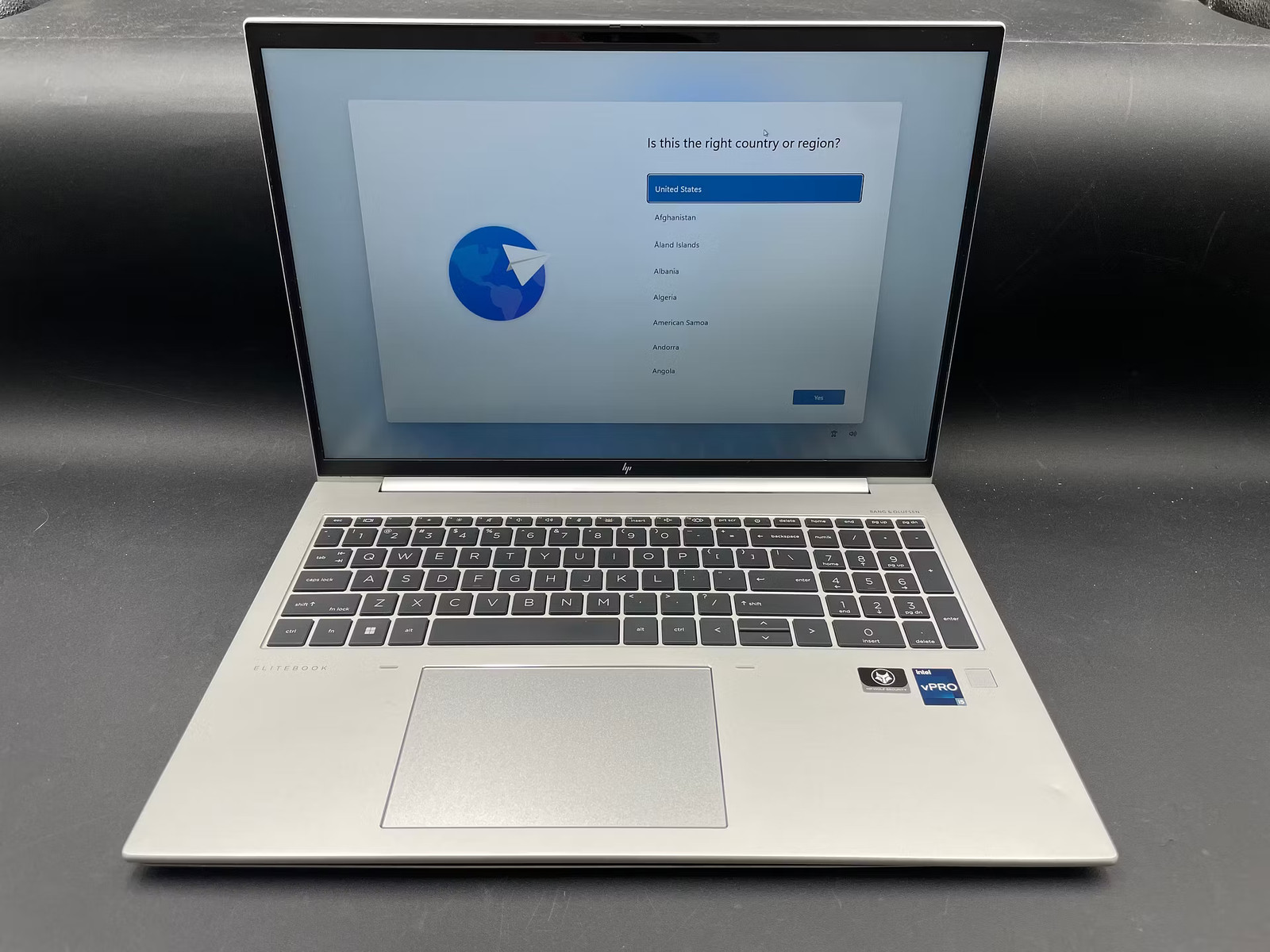 HP EliteBook 860 G9 Used 16″ (i5-1245U-16GB-256GB NVMe)