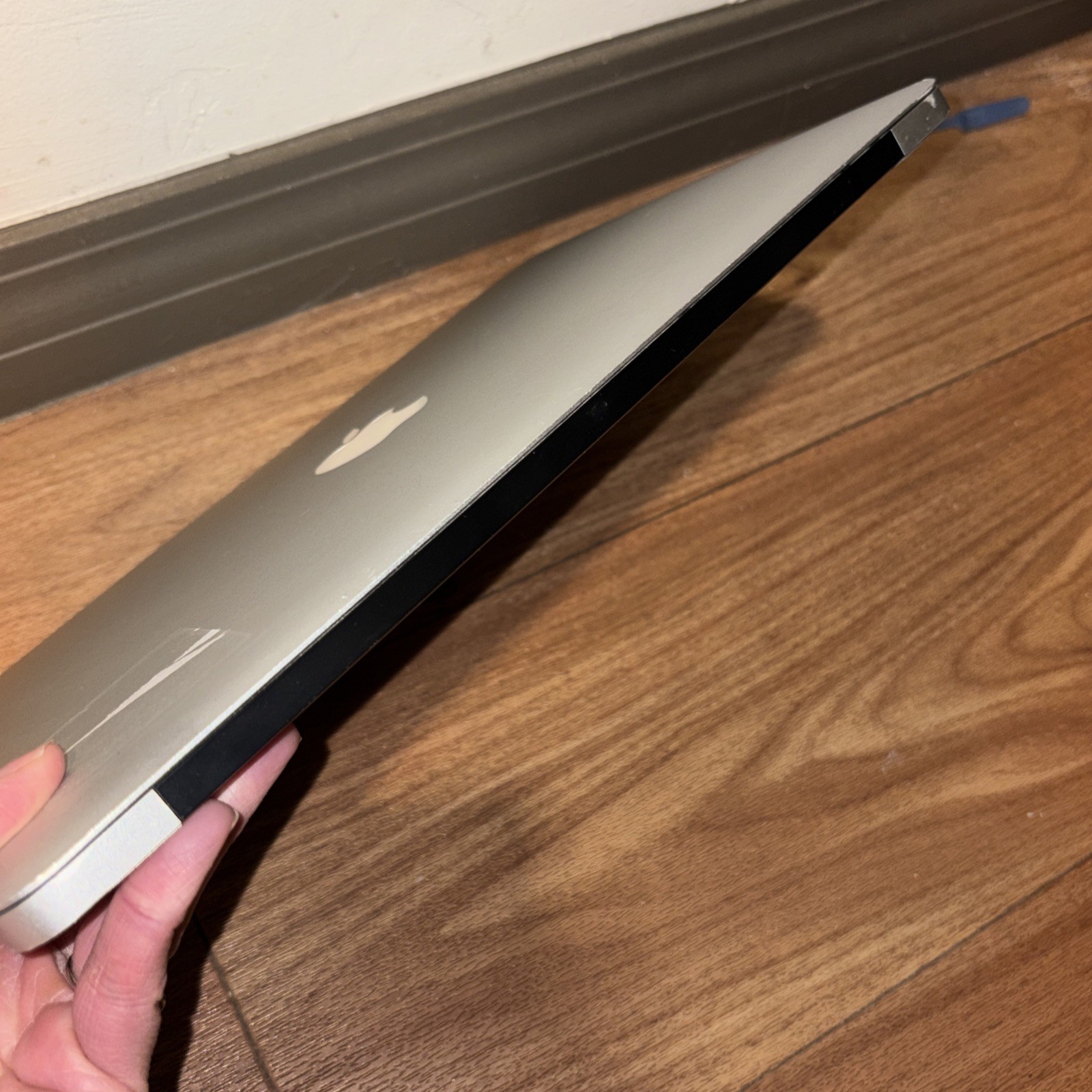 13″ Apple MacBook Air Mid 2013 – 4 GB, i5-4250U 1.3 Ghz – NO POWER
