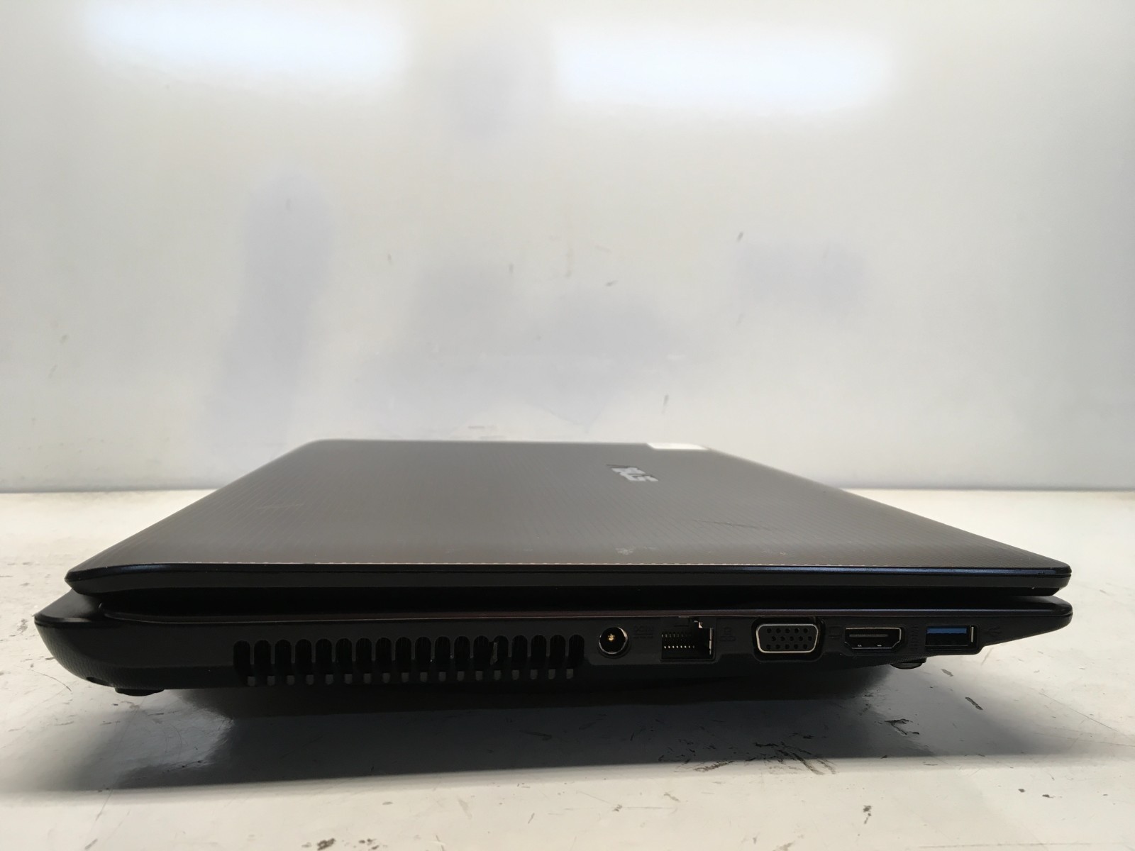 Asus X53E-RS52 Intel i5-2450M 2.5GHz 6 GB NO HDD NO BAT – SCREEN DAMAGE